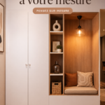 Une belle entrée décorée de manière personnalisée et chaleureuse.
