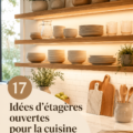Cuisine avec des étagères ouvertes décorées avec soin et élégance.