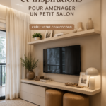 Un petit salon aménagé avec style et confort, incluant un canapé, des coussins et des décorations murales.