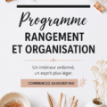 Programme de rangement sur un bureau avec des espaces bien organisés