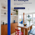 Un appartement rénové des années 70 avec un dégradé de couleurs modernes et un mobilier vintage.