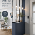 Verrière élégante et lumineuse dans une entrée moderne