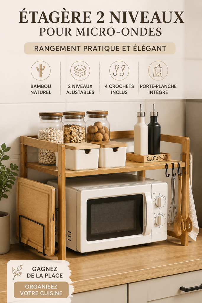 Un rack à micro-ondes en bambou dans une cuisine chic et ordonnée.